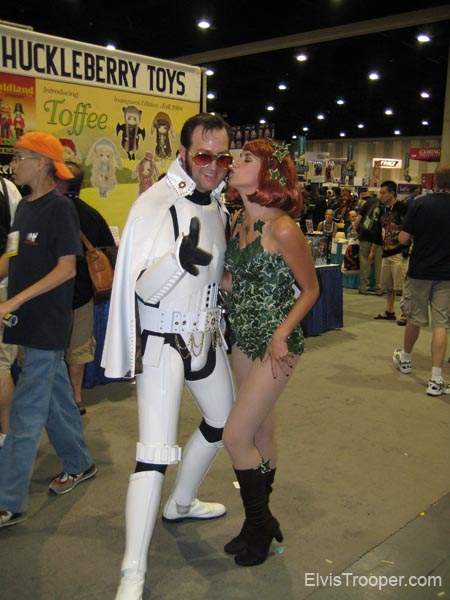 SDCC08_ElvisTrooperDotCom_030
